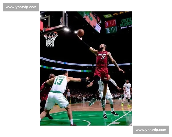 巴特勒武汉跨界挑战匹克球 运动天赋惊艳全场